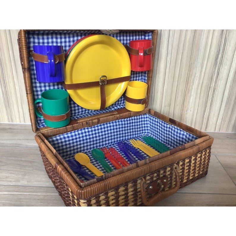 Best choice Wicker Picnic Basket Suitcase for picnic outdoor camping