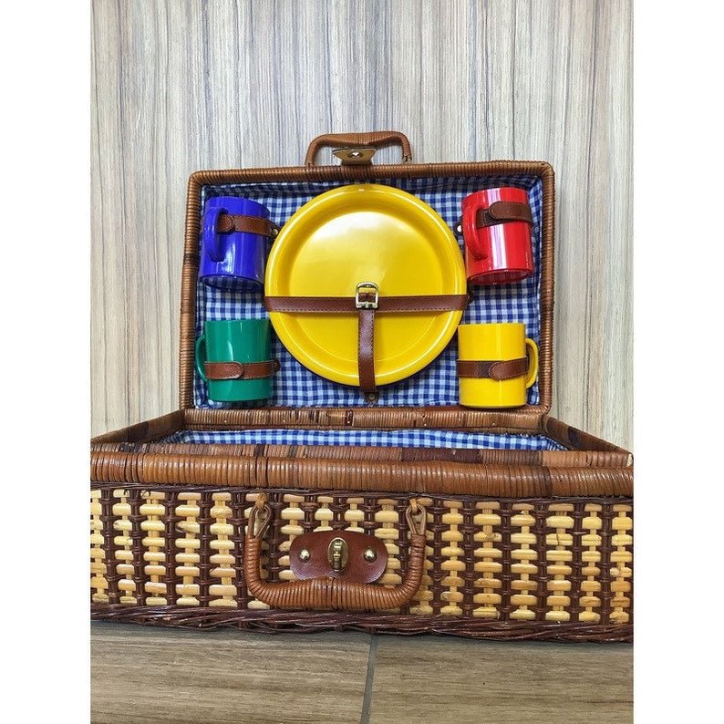 Best choice Wicker Picnic Basket Suitcase for picnic outdoor camping