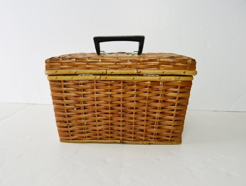 Must have Wicker Basket Bottle Suitcase Storage Picnic Beach Camping Basket