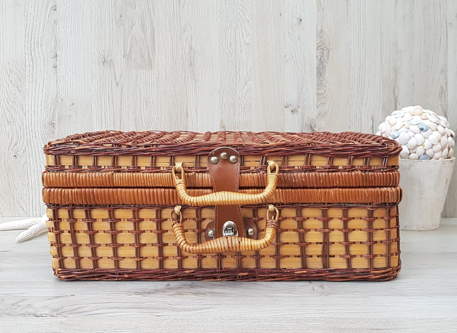 Hot trend Wicker suitcase, woven wicker basket, vintage wicker storage basket for home decor.