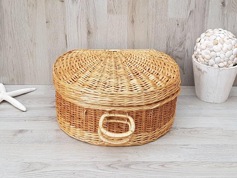 Vintage Wicker Picnic Basket, Hamper, Rattan Picnic Basket, Complete Picnic Basket, Farm House decor, Coastal décor