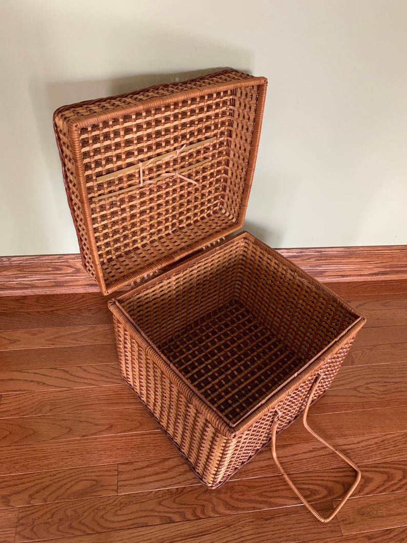 Vintage Wicker Suitcase with Lid Rattan Storage Baskets  with Lid for Picnic