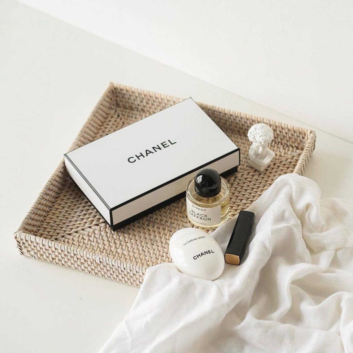 High demand set of 2 round wicker rattan serving trays from Vietnam