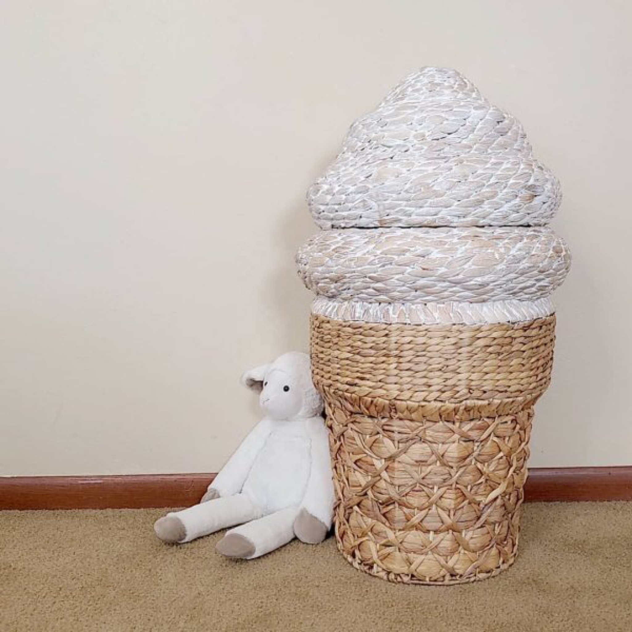 Animal Basket 07
