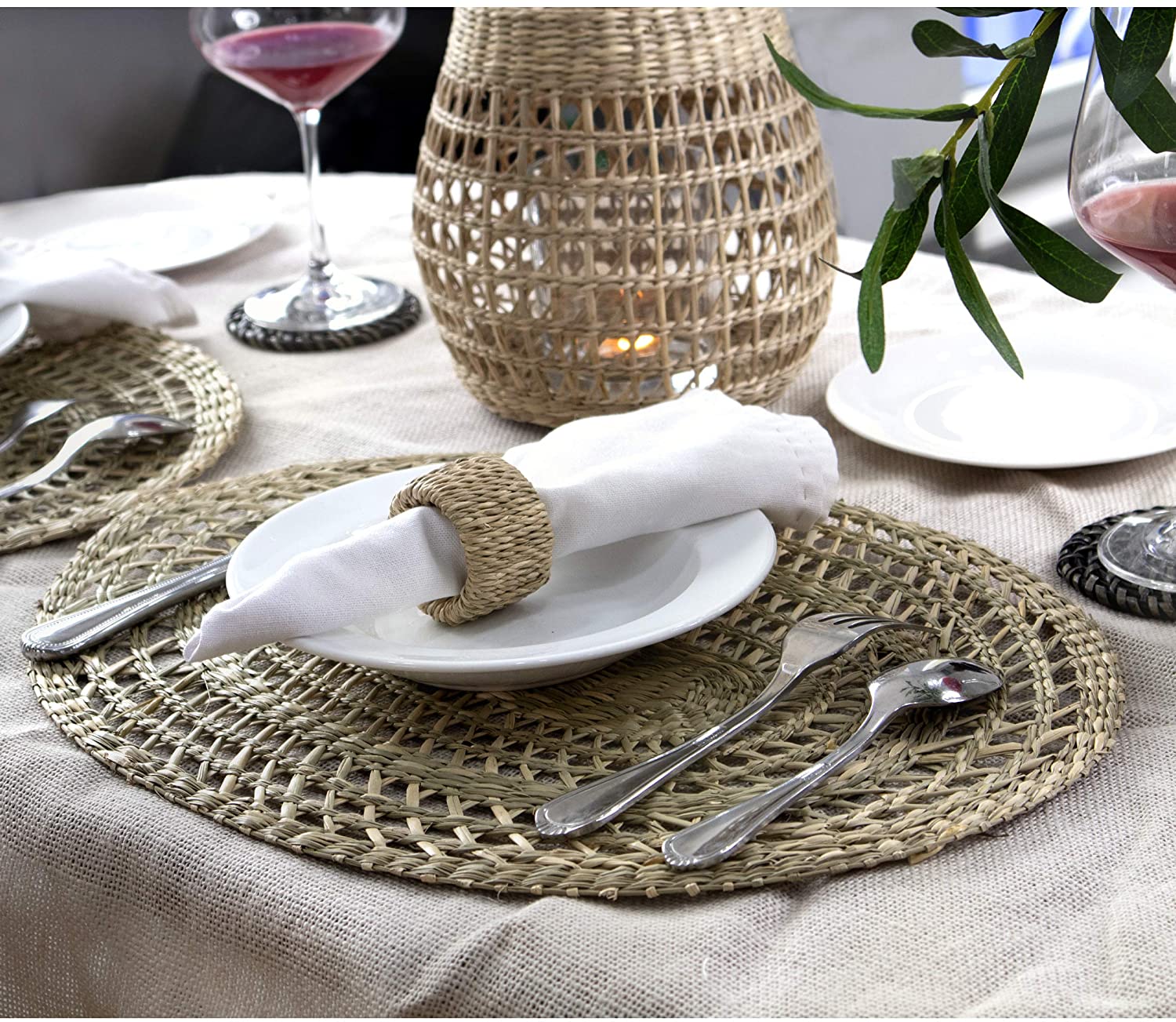 Set of 4 Pack Oval Woven Placemats for Dining Table, Braided Place Mat Handmade Natural Seagrass Wicker Placemat Heat Resistant Hot Insulation Anti-Skidding Non-Slip