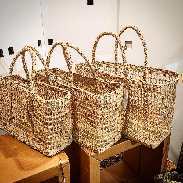 2020 Style Natural Sea grass Handmade Straw Bucket Handbags Fashion Simple Picnic Holiday Women Bag