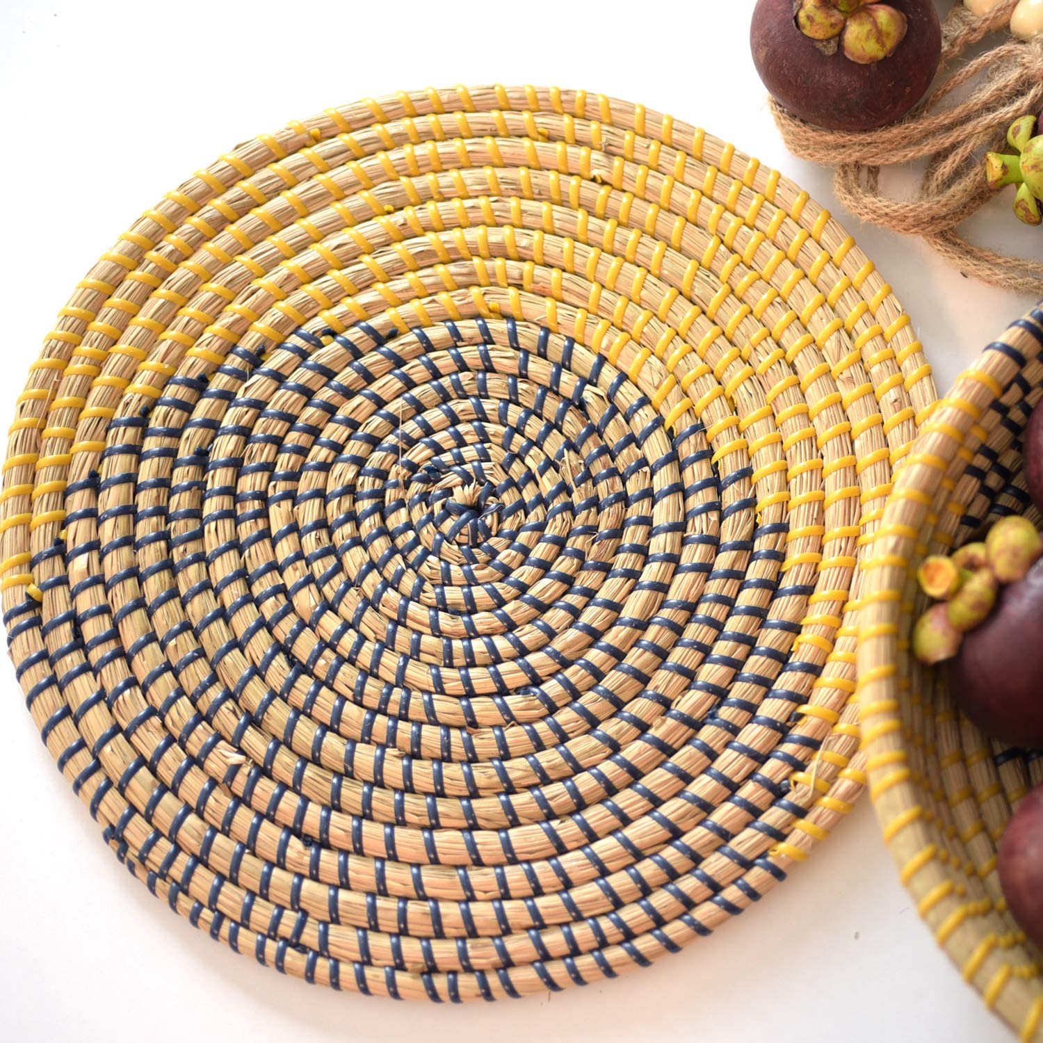 New Design Natural Wicker Seagrass Moon Shaped Wall Hanging Basket and Plate for Decorative Home and Kitchen