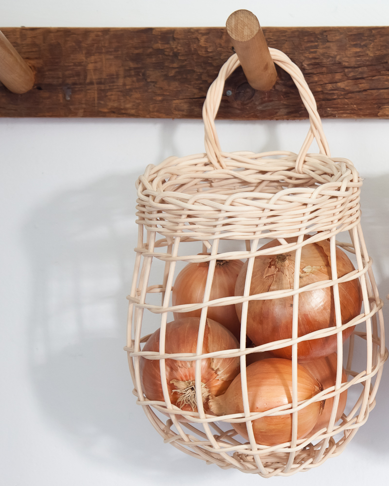 Rattan basket for onions potatoe and garlic 01