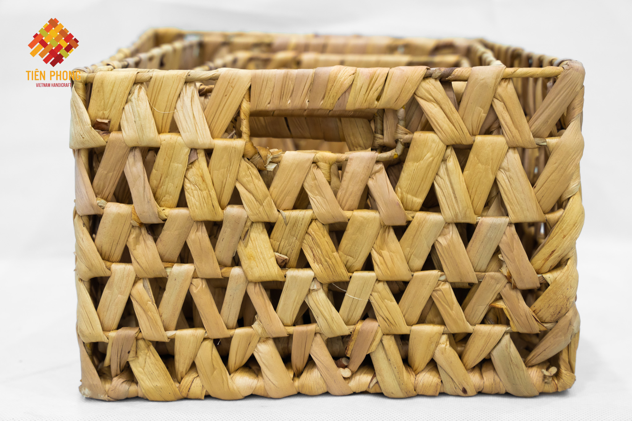 Eco-friendly water hyacinth storage basket natural material