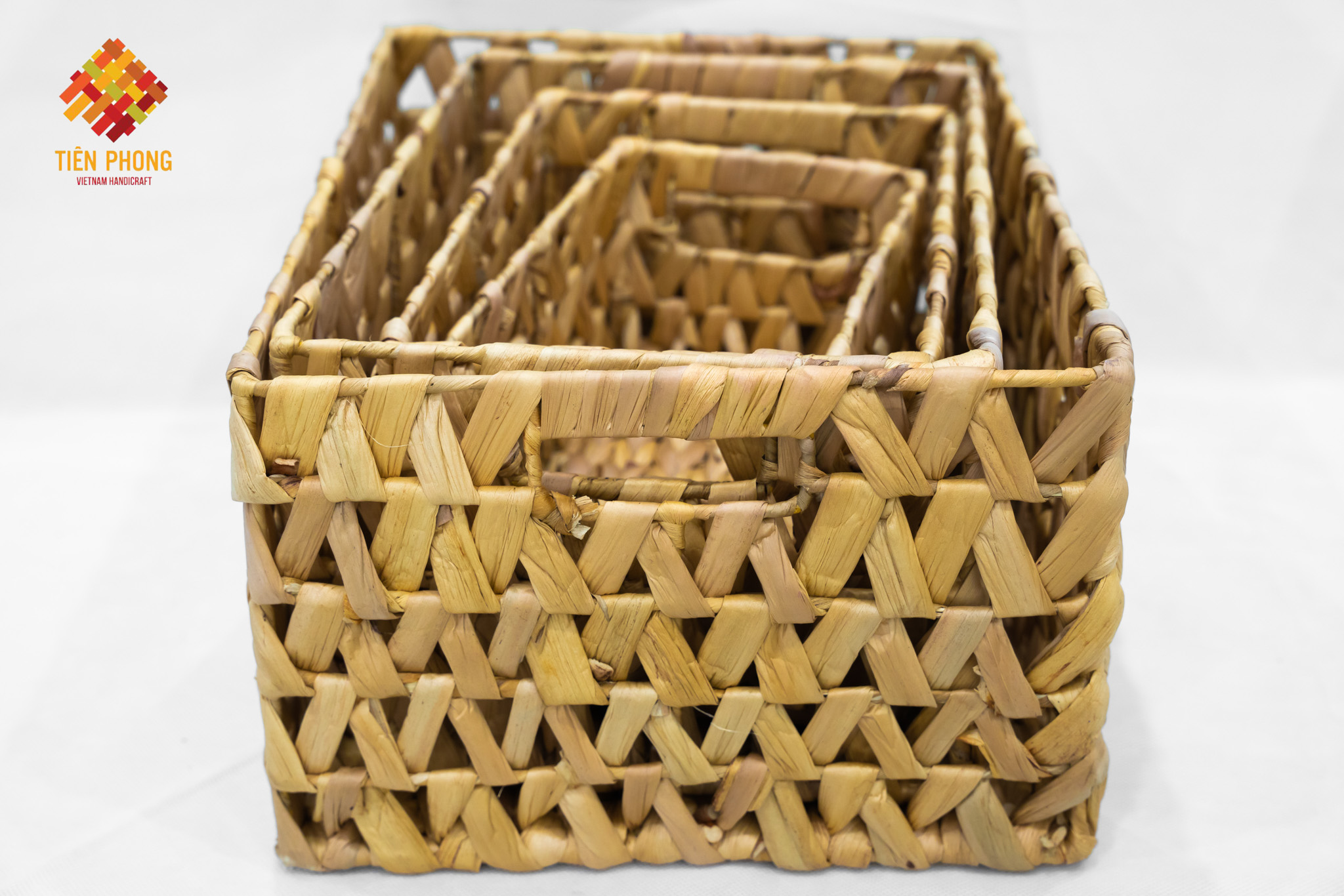 Eco-friendly water hyacinth storage basket natural material