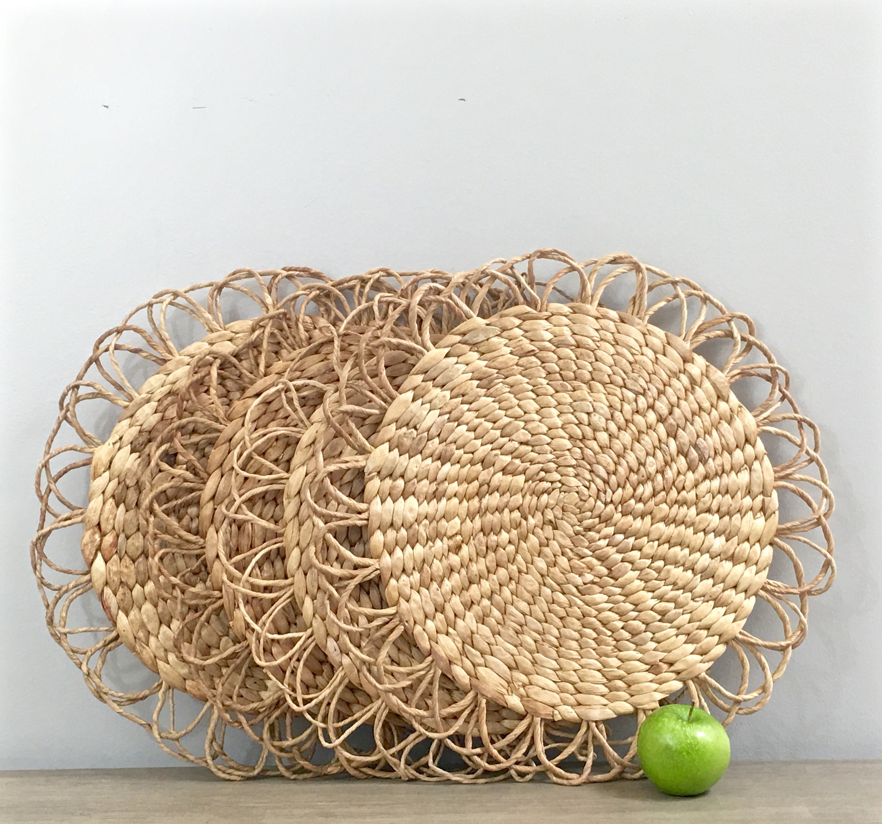 Vietnamese Creative Dining Round Eco-friendly Water Hyacinth Placemat Perfect for Decorative Kitchen