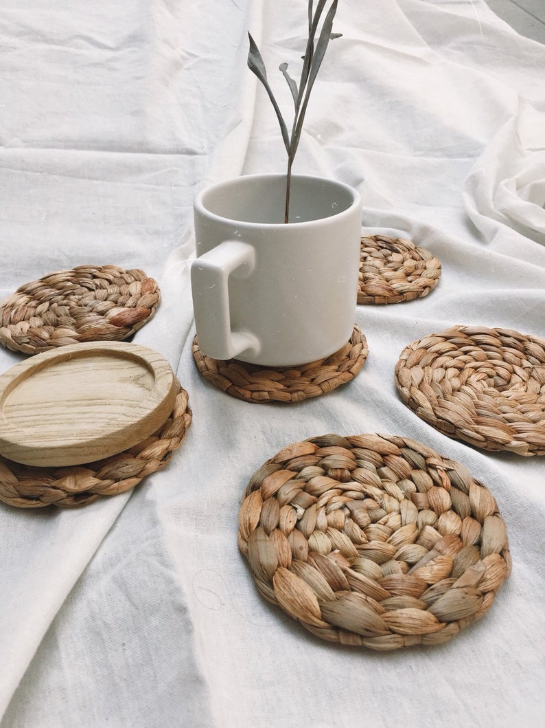 Retail Cheapest Price A Set of 5 Vietnamese Natural Hand Woven Water Hyacinth Placemat for Cups