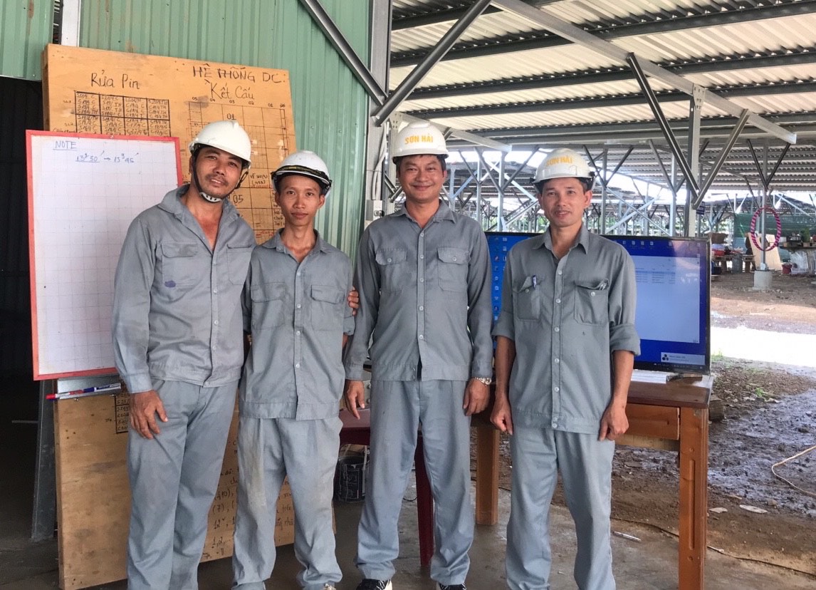 Đào tạo kết hợp với thực tế về chuyên đề O&M của công ty Solar Việt Nam cho các CBCNV đang làm việc tại các dự án Điện mặt trời (tiếp theo).