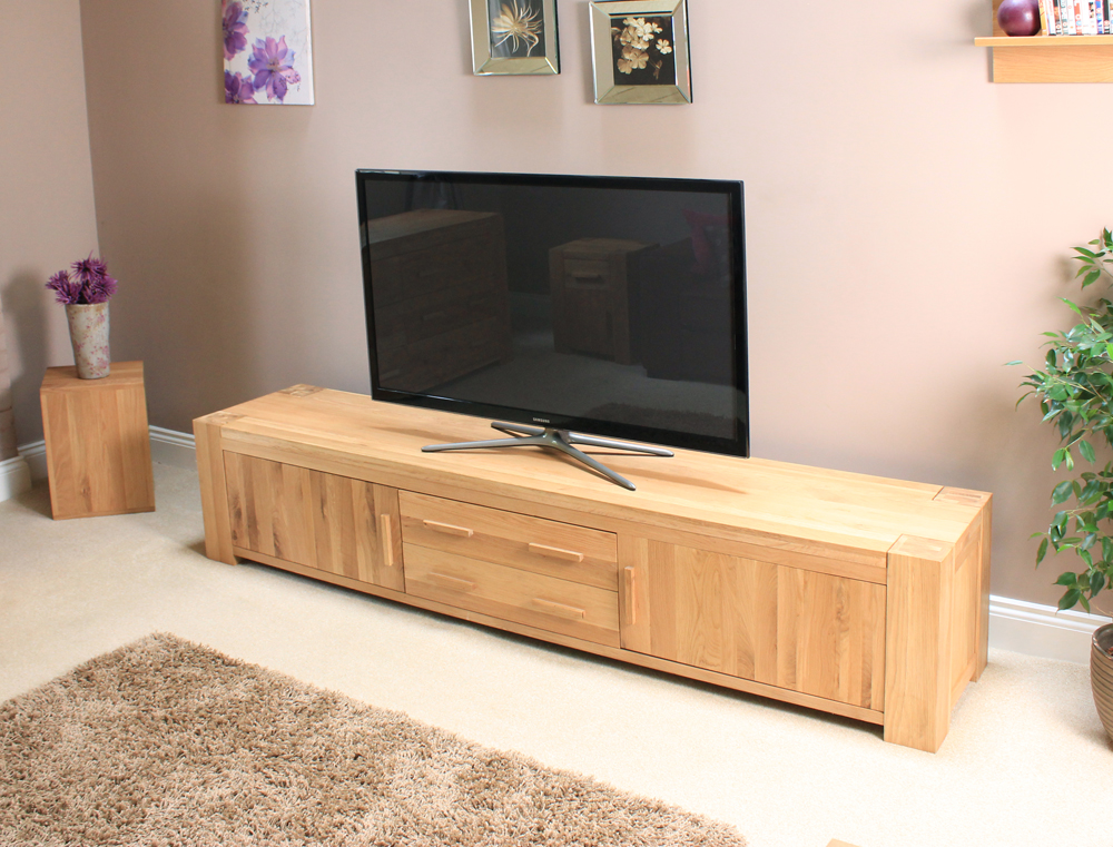 Làm mới không gian phòng khách với mẫu kệ tivi gỗ đẹp sang trọng