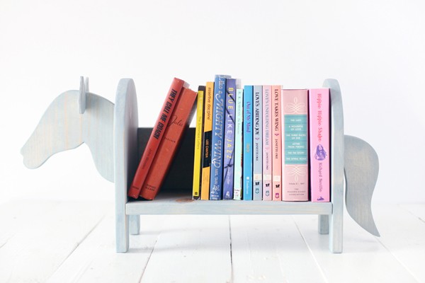 Giá sách để bàn siêu độc đáo