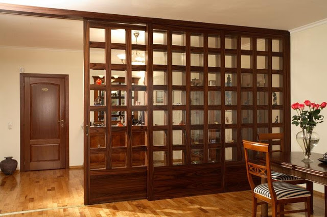 5 mẫu vách ngăn gỗ tự nhiên cho không gian phòng khách sang trọng