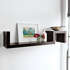 Kệ sách treo tường bằng gỗ đơn giản, sang trọng