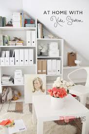 Cách tận dụng gác xép để thiết kế kệ sách đẹp khiến bạn bất ngờ