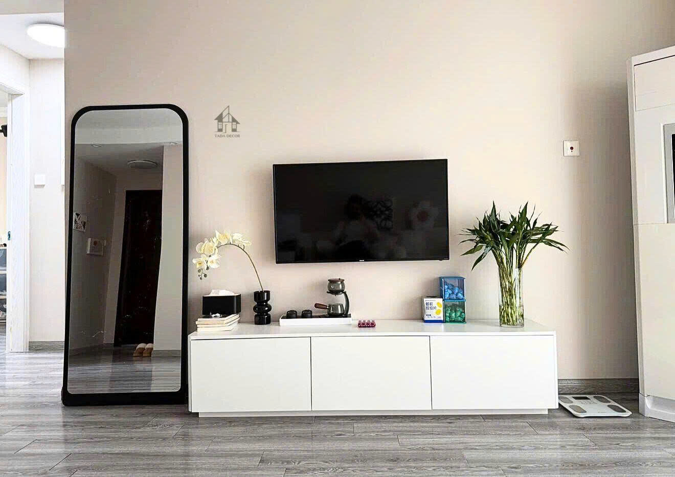 kệ tivi để sàn hiện đại phối bàn trà đồng bộ