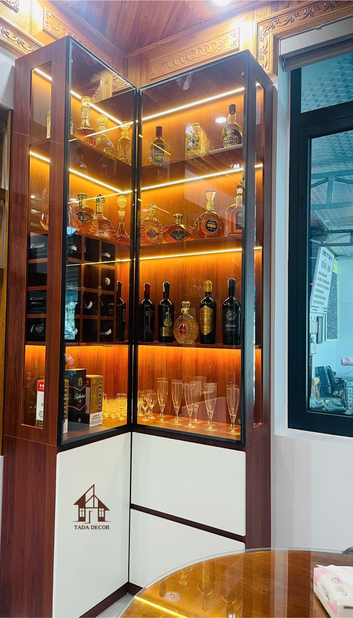 Tủ bảo quản rượu vang tại gia thiết kế gỗ kính sang trọng và tiện dụng