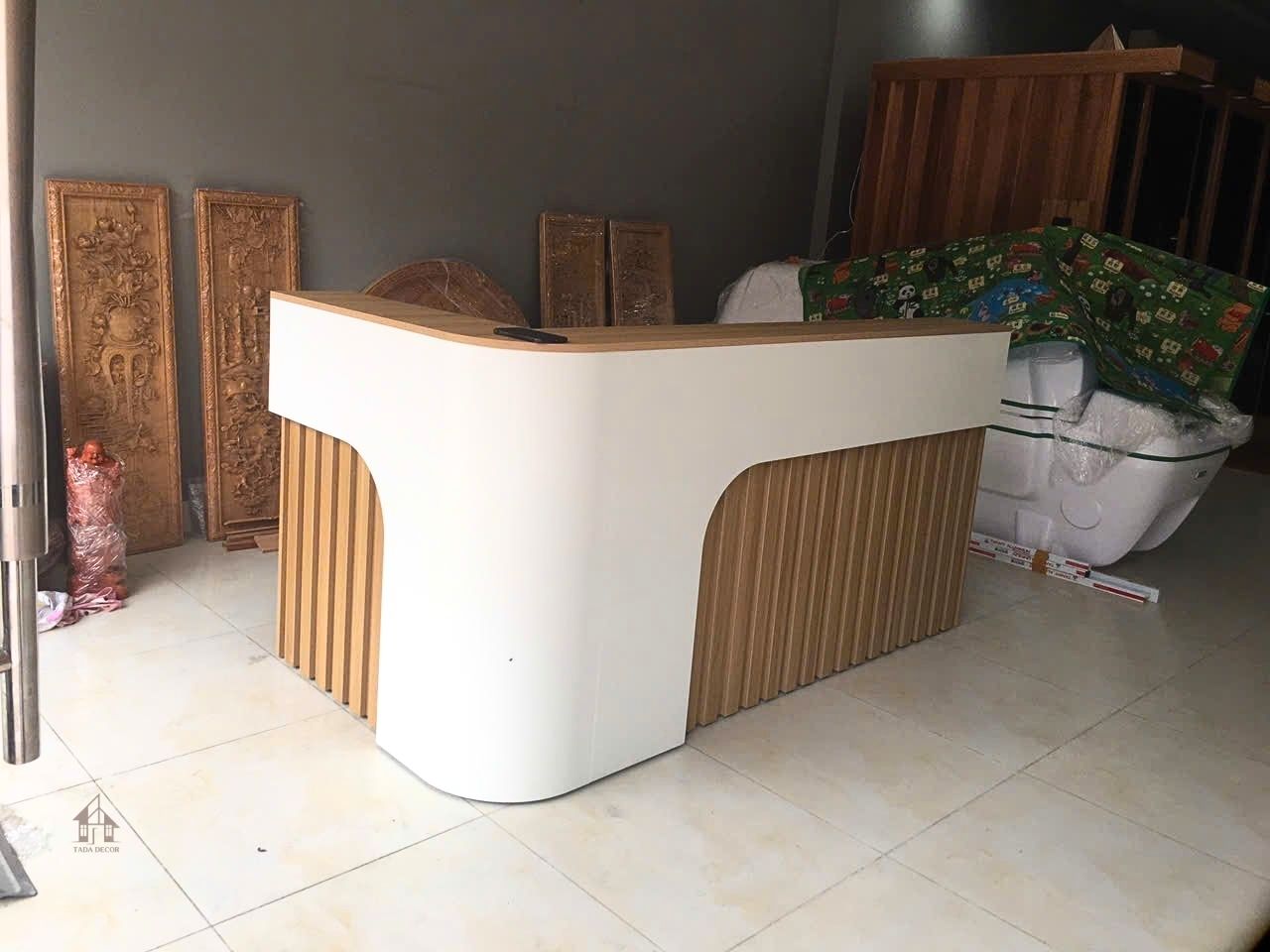 Tủ bàn quầy bar cho khách sạn nhà hàng thiết kế hiện đại bo cong