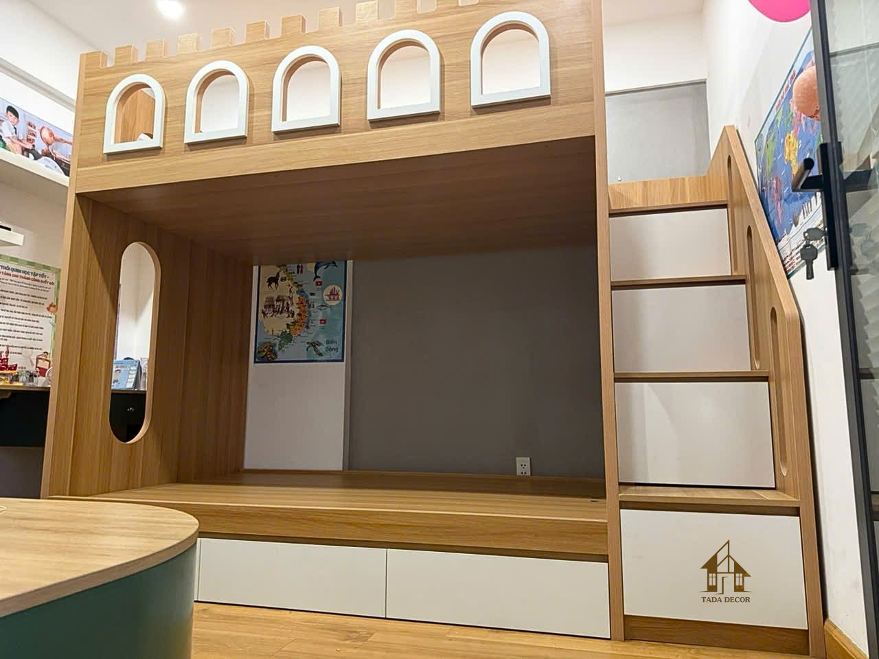 mẫu giường tầng gỗ công nghiệp thiết kế có cầu thang hộp