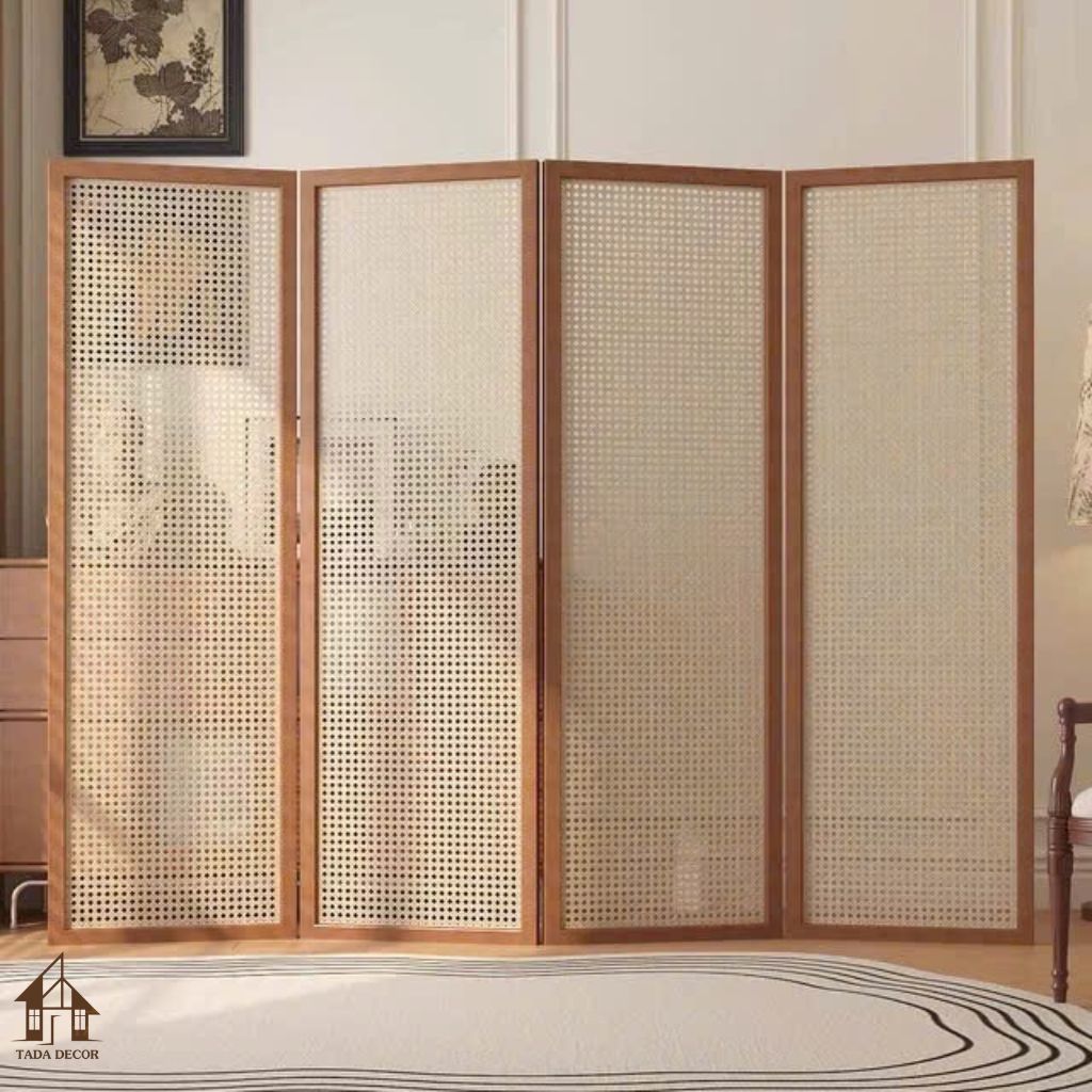 Cận cảnh vách ngăn mây mắt cáo VBP968 với khung gỗ vân sồi vuông vức và mây đan thủ công tỉ mỉ, tạo điểm nhấn hài hòa và ấm cúng.