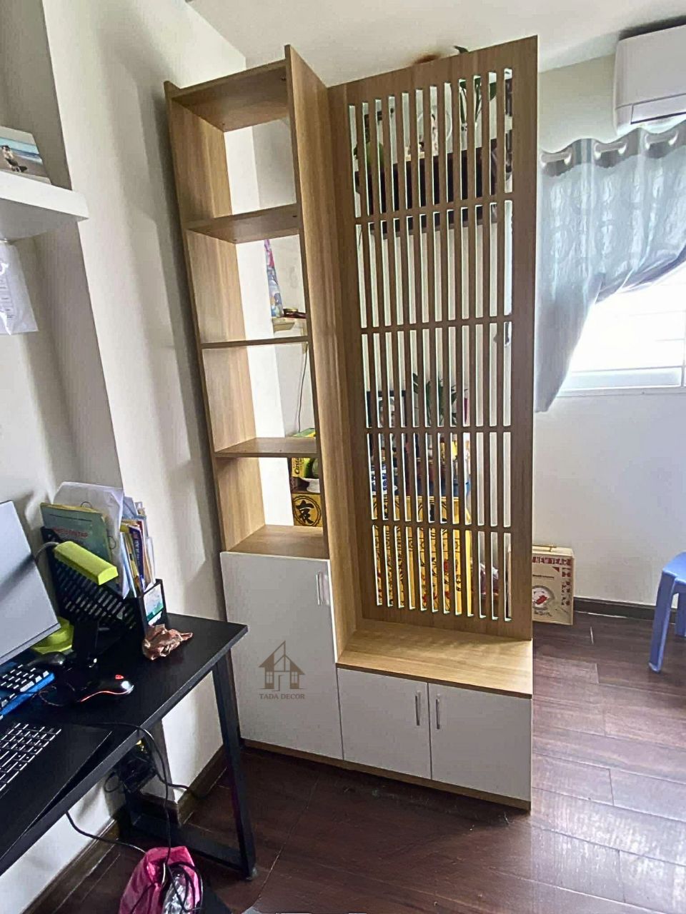 Tủ đựng đồ đa năng bằng gỗ kết hợp vách nan ngăn phòng hiện đại