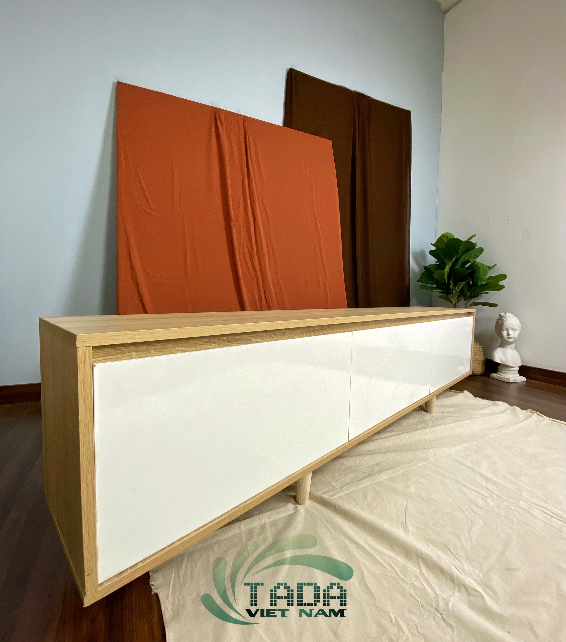 kệ gỗ 3 cánh bắc âu 