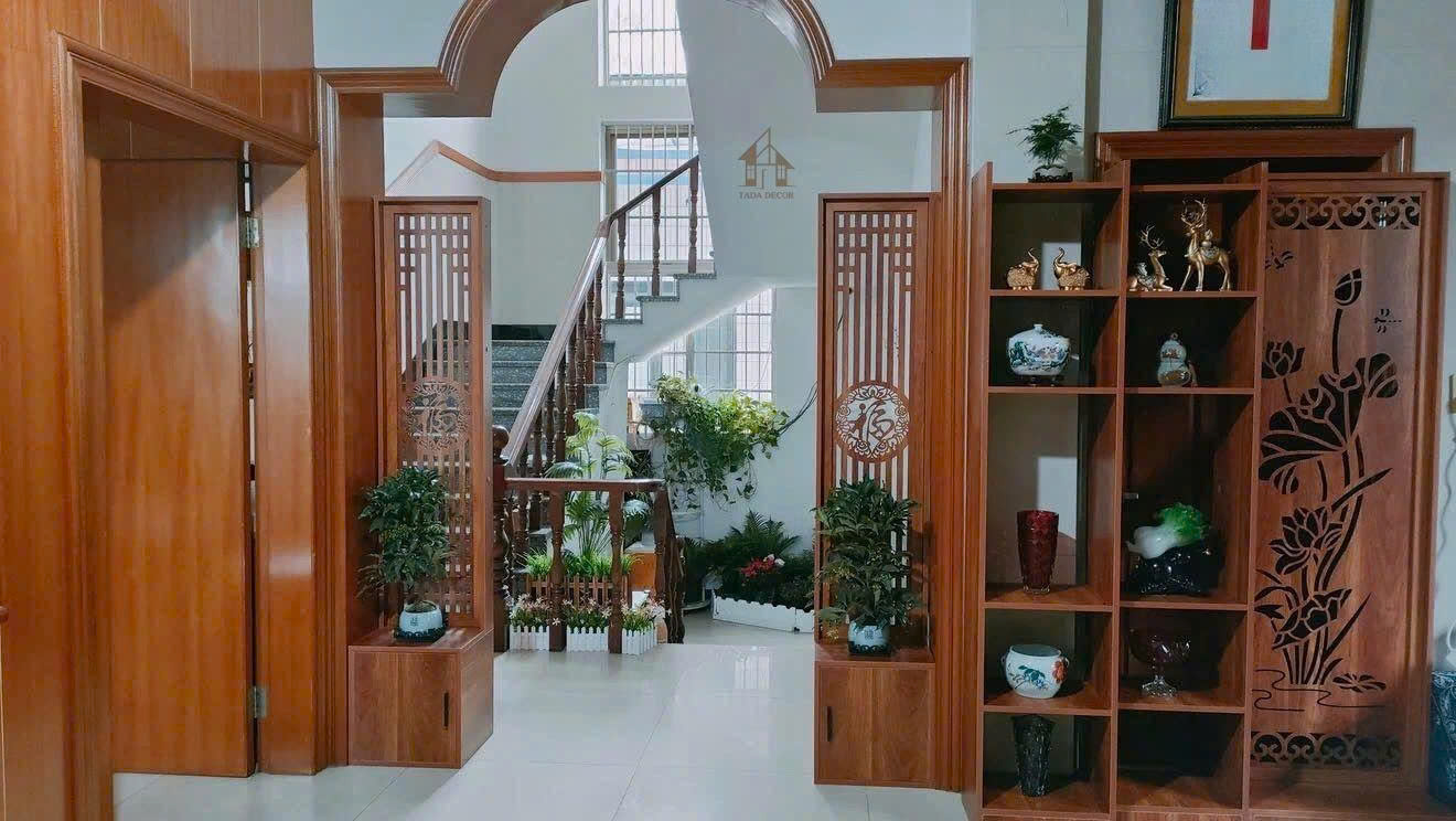 Mẫu tủ để đồ kết hợp vách ngăn phòng đẹp lắp đặt thực tế