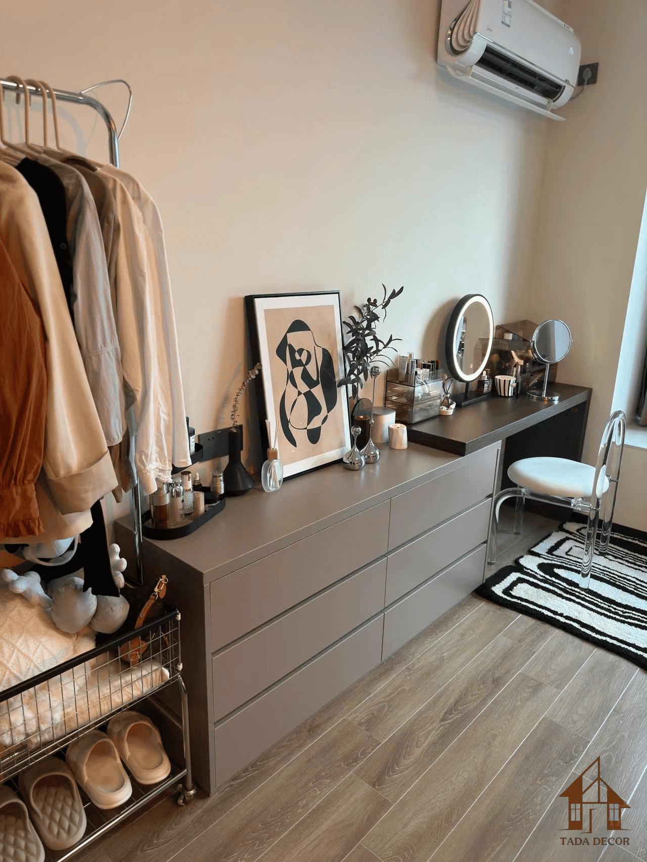 Feedback bàn trang điểm hiện đại nhỏ gọn đẹp | TADA Decor