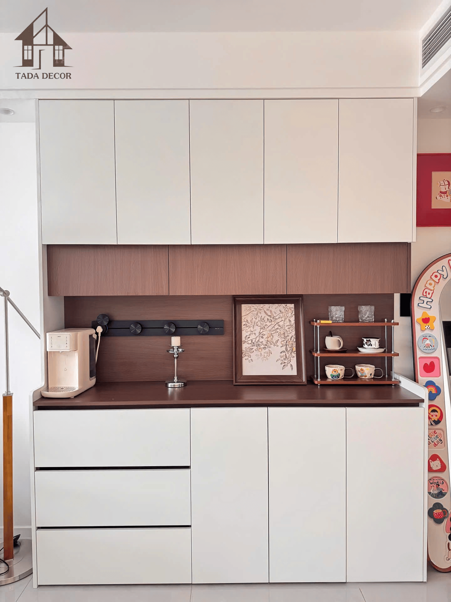 Tủ quầy bar MDF lõi xanh đẹp cho phòng khách hiện đại