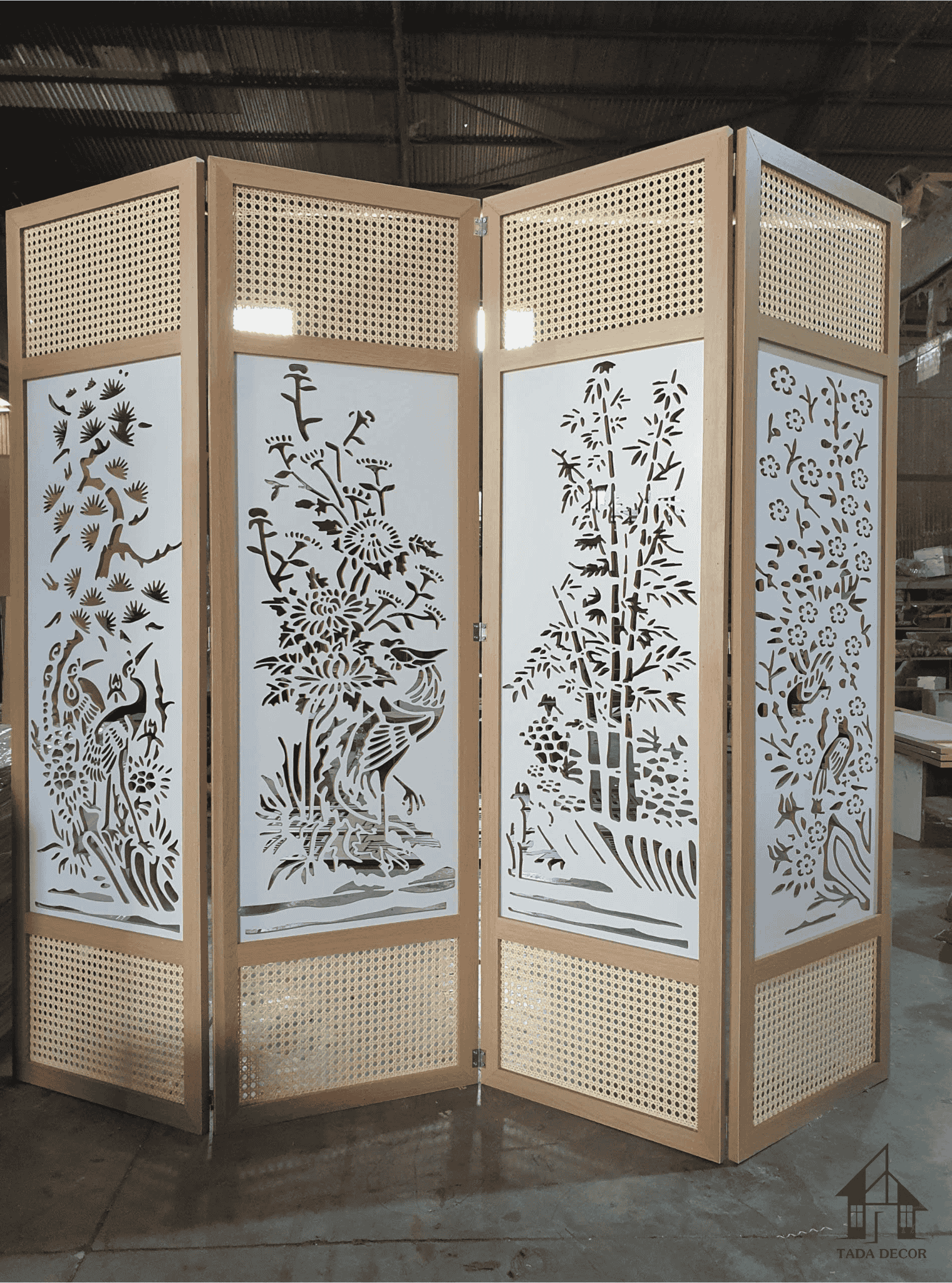 Thi công vách ngăn phòng họa tiết CNC đẹp – TADA Decor