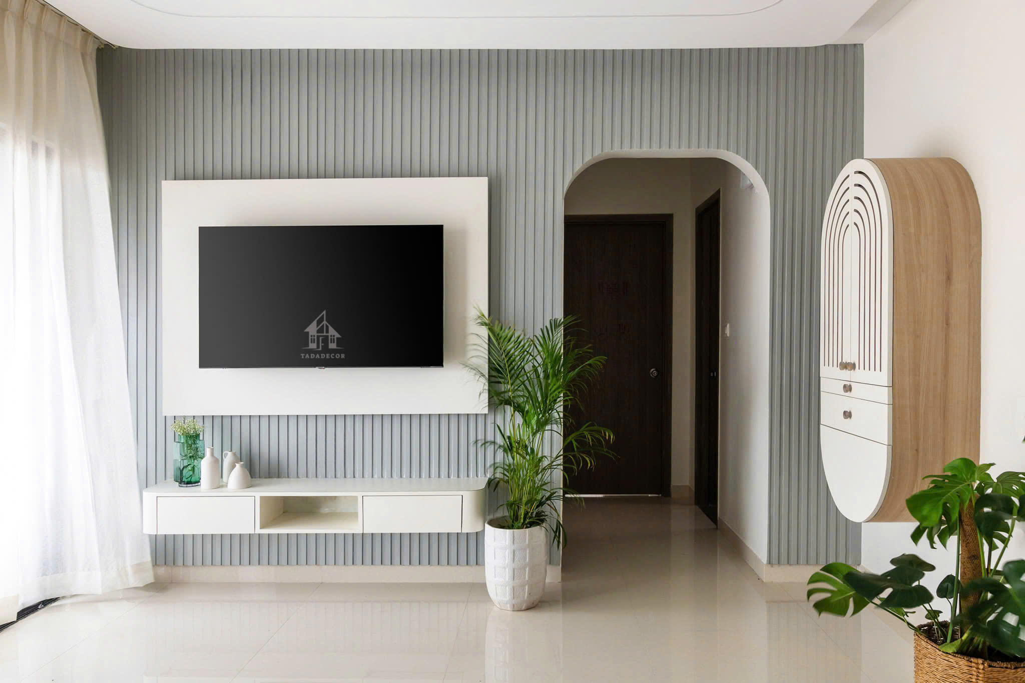 Lưu ý khoảng cách giữa kệ và tivi