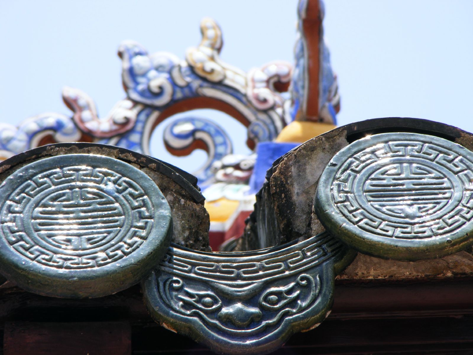 Những mẫu ngói diềm âm dương tráng men đẹp - Lý do mọi người yêu thích lựa chọn ngói diềm âm dương tráng men