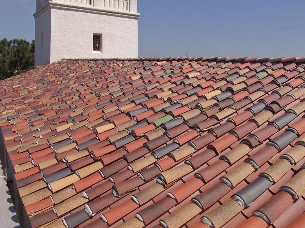 Ưu và nhược điểm của sản phẩm ngói Địa Trung Hải mà bạn nên biết 