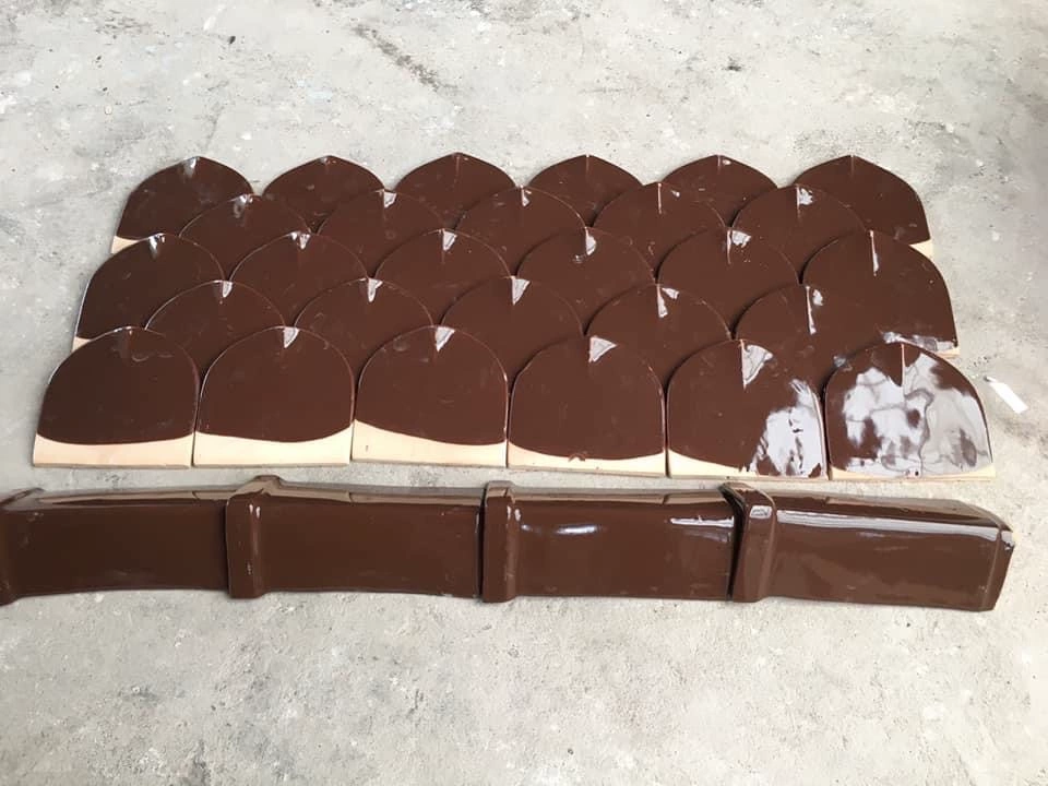 Ngói mũi tráng men