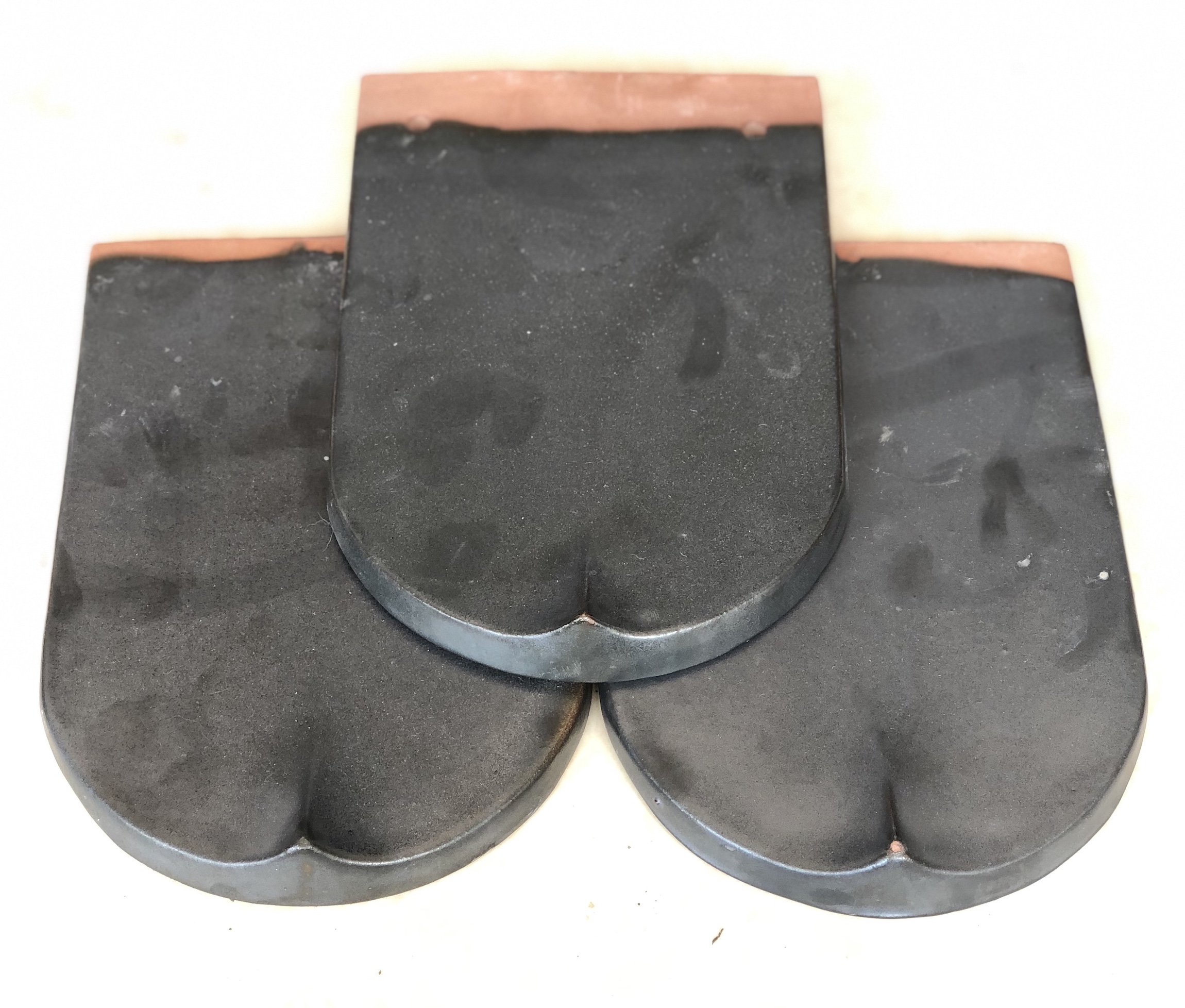 Ngói mũi hài men ánh thép