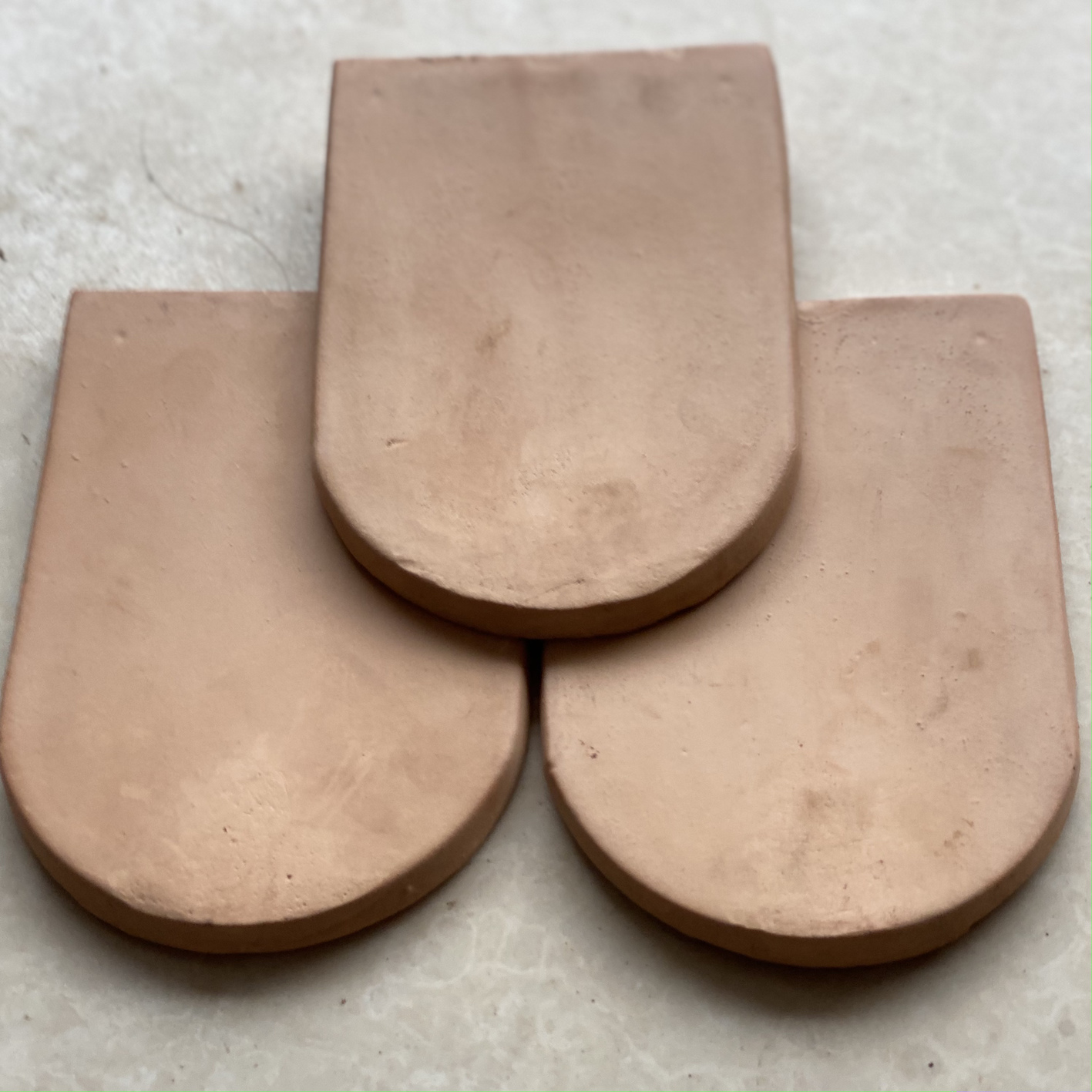 Ngói vảy cá trắng vàng