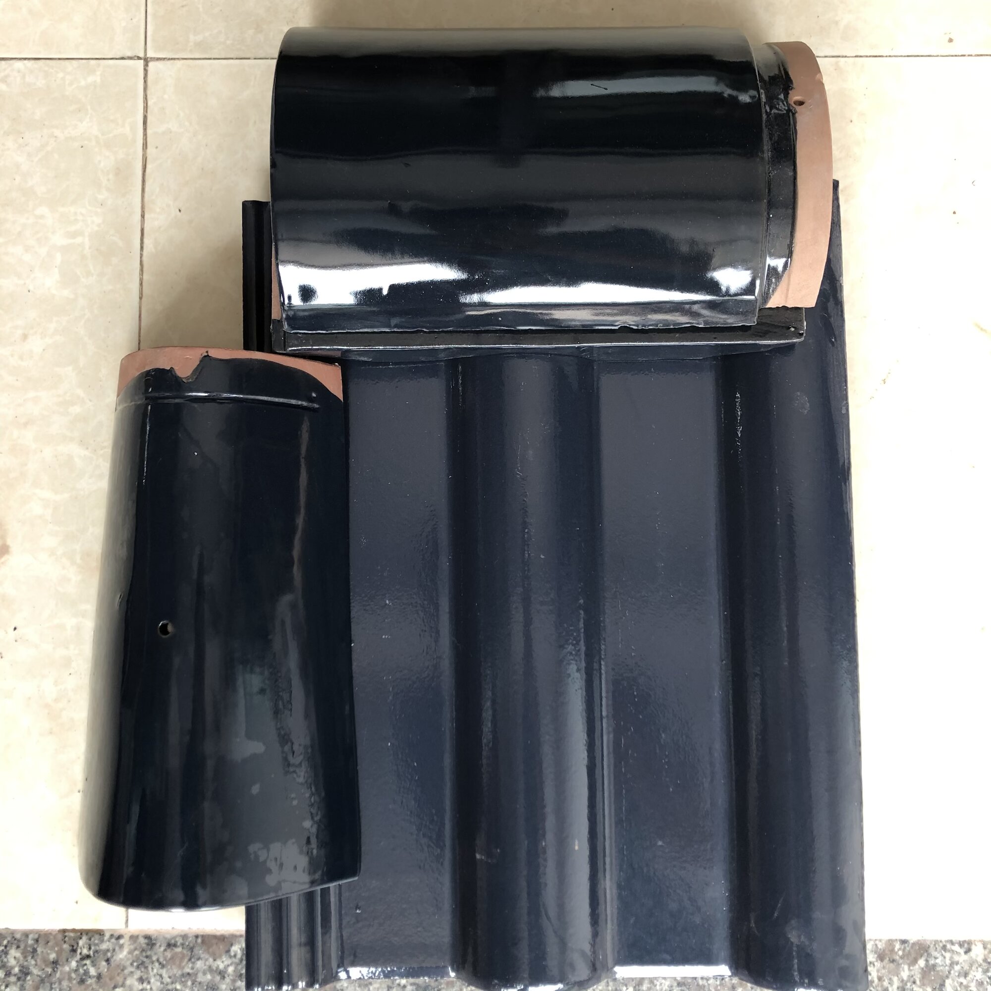 Bộ phụ kiện ngói nóc âm, rìa V