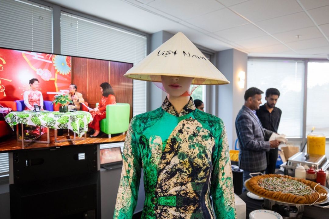 Lụa DeSilk tỏa sáng tại sự kiện “Taste of Asia”
