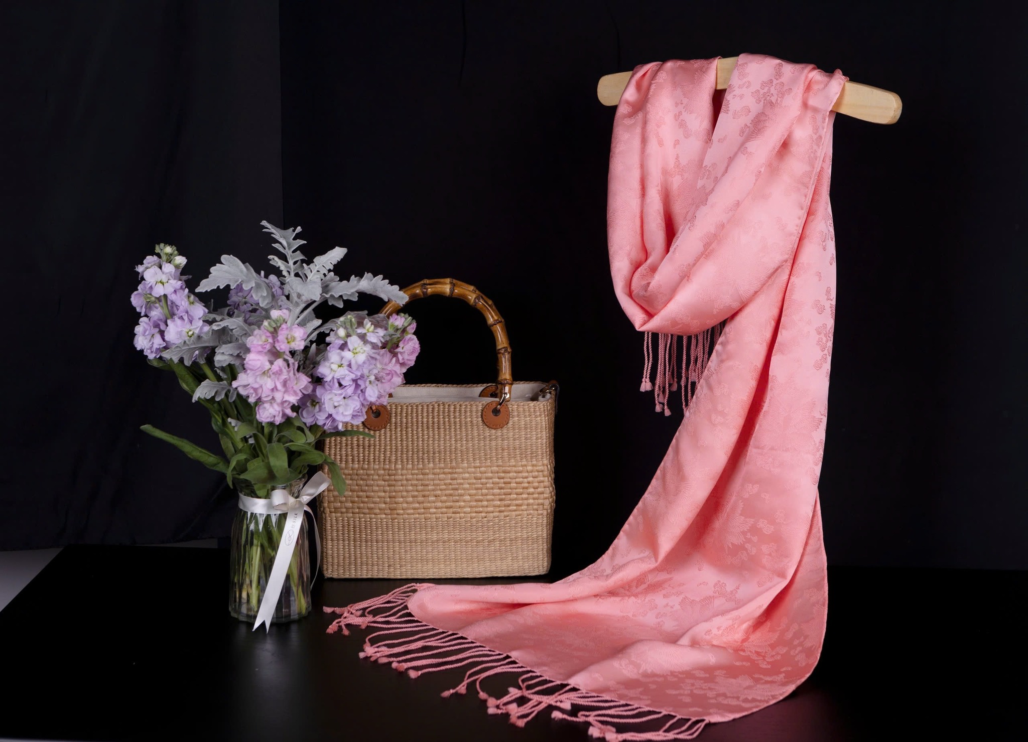 Tết Này, Trao Gửi Yêu Thương Với Quà Tặng Lụa Tơ Tằm DeSilk