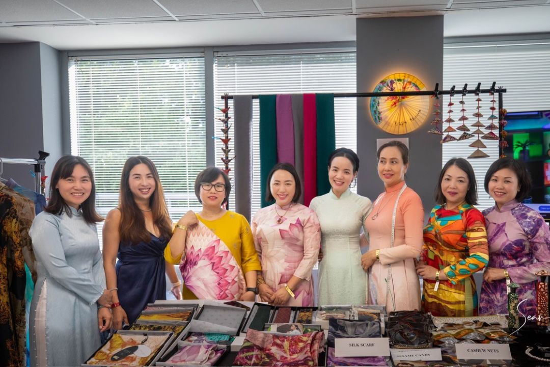  Lụa DeSilk tỏa sáng tại sự kiện “Taste of Asia”