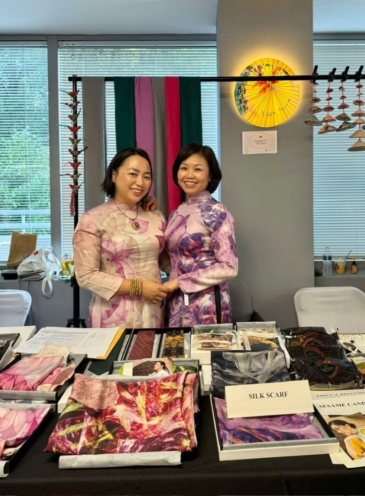  Lụa DeSilk tỏa sáng tại sự kiện “Taste of Asia”