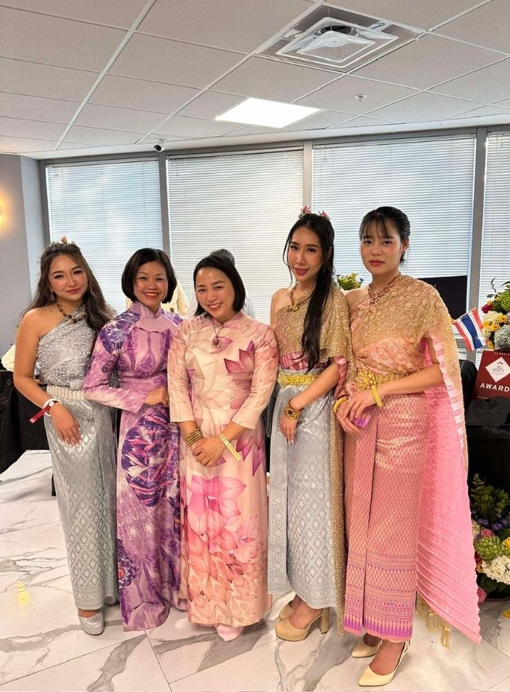  Lụa DeSilk tỏa sáng tại sự kiện “Taste of Asia”