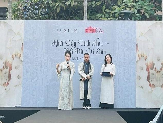 Ra mắt Bộ sưu tập lụa “Khơi dậy tinh hoa, Nối dài di sản".