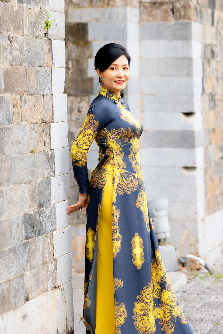 Khám phá màu sắc áo dài phù hợp cho người mệnh Kim 2024 Khám phá màu sắc áo dài phù hợp cho người mệnh Kim 2024