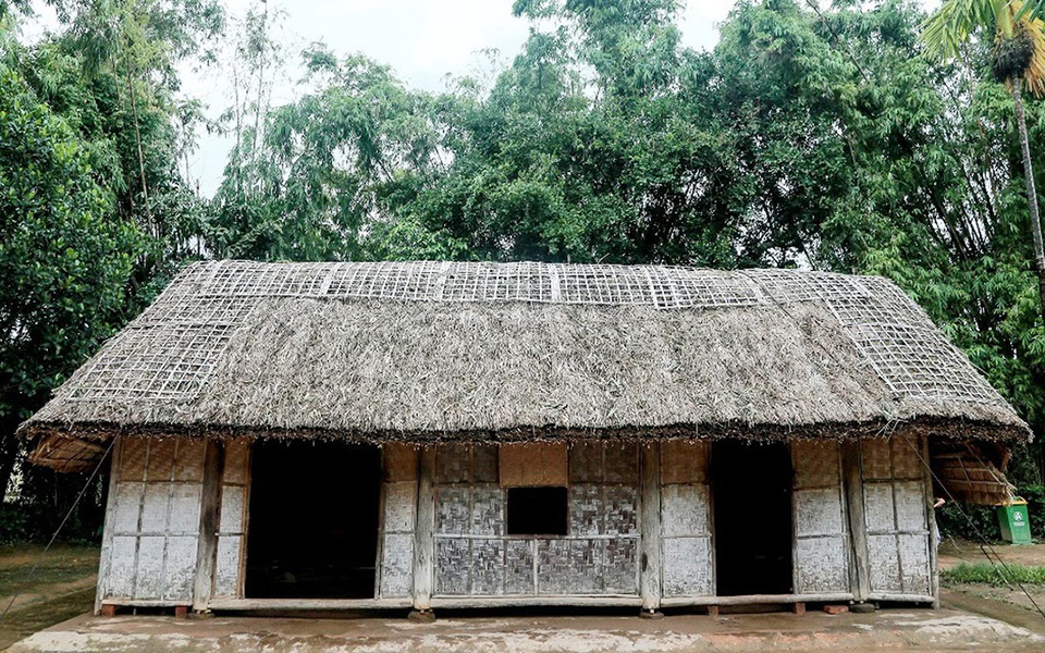 Ngôi nhà tranh ở làng Hoàng Trù (huyện Nam Đàn, tỉnh Nghệ An), quê hương của Thân mẫu Bác Hồ. Cậu bé Nguyễn Sinh Cung chào đời tại đây vào một sáng mùa hè năm 1890. Ảnh: TL