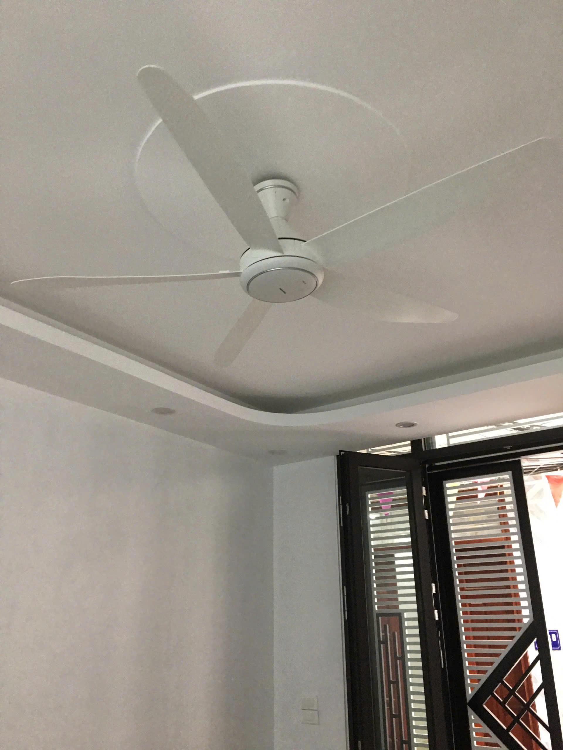 Quạt trần Panasonic 5 cánh F-60GDN, động cơ DC, điều khiển từ xa ảnh thực tế
