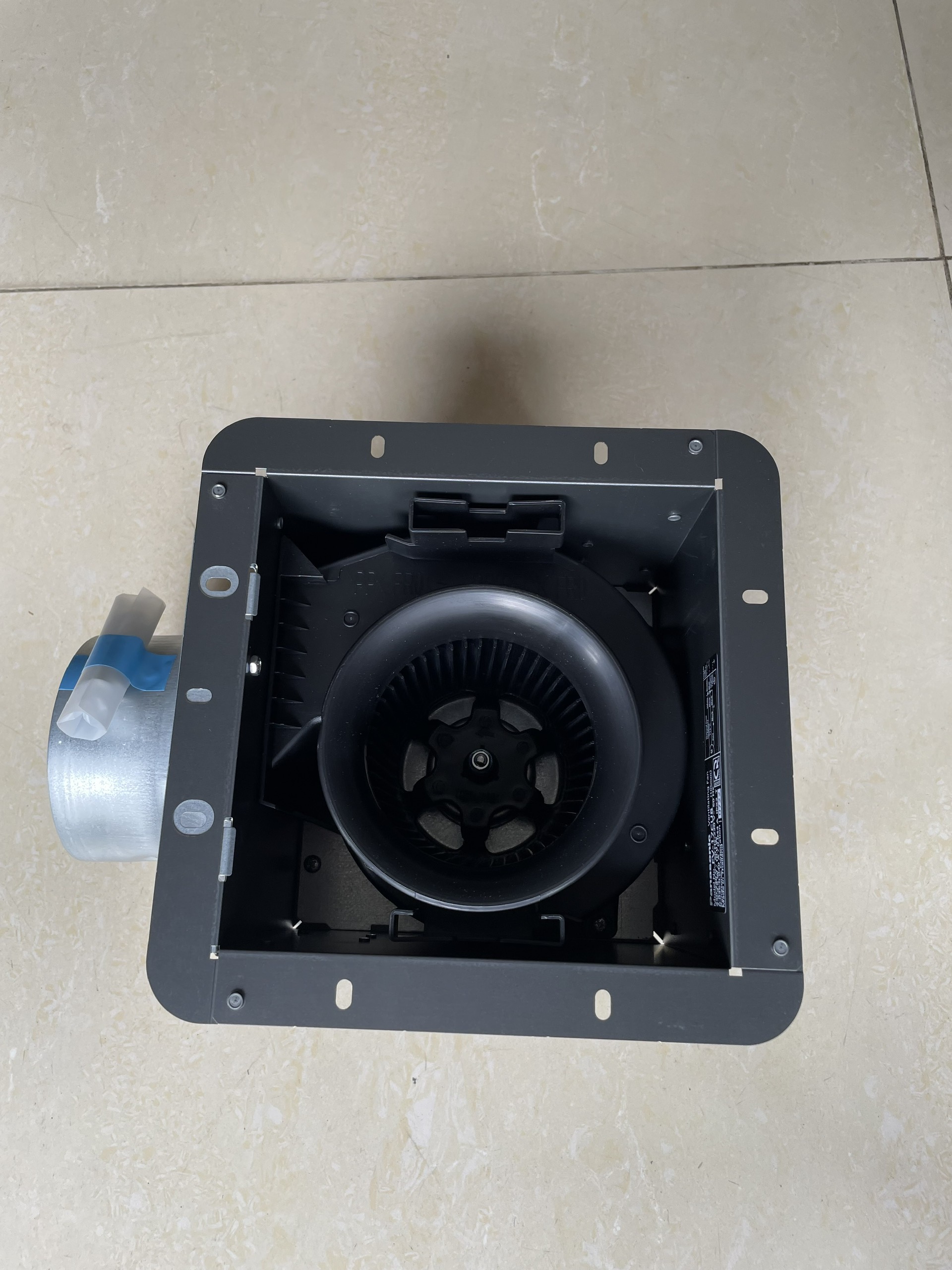 Quạt hút âm trần Panasonic FV‑24CU9, mặt 300x300, 9m2